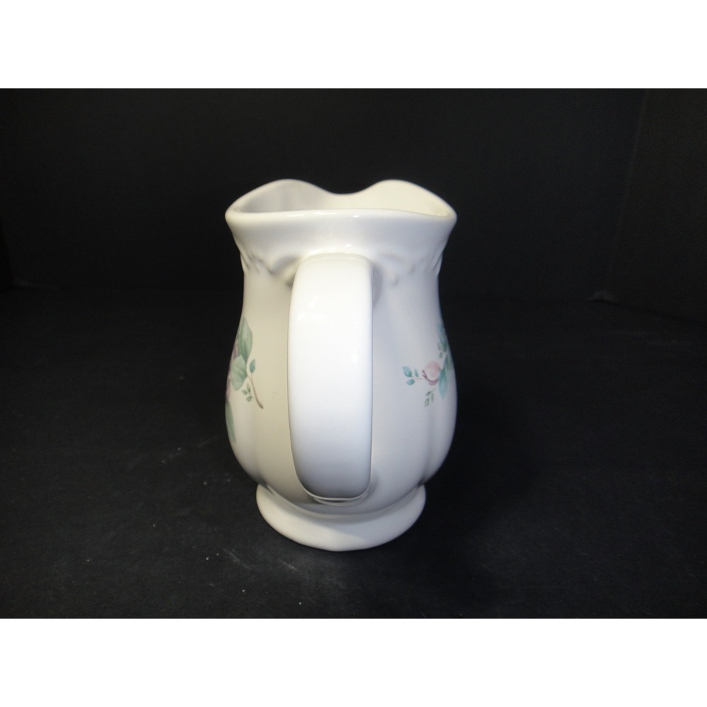 Pfaltzgraff Grapevine Stoneware Creamer Pitcher White Purple Grapes USA Made 5in